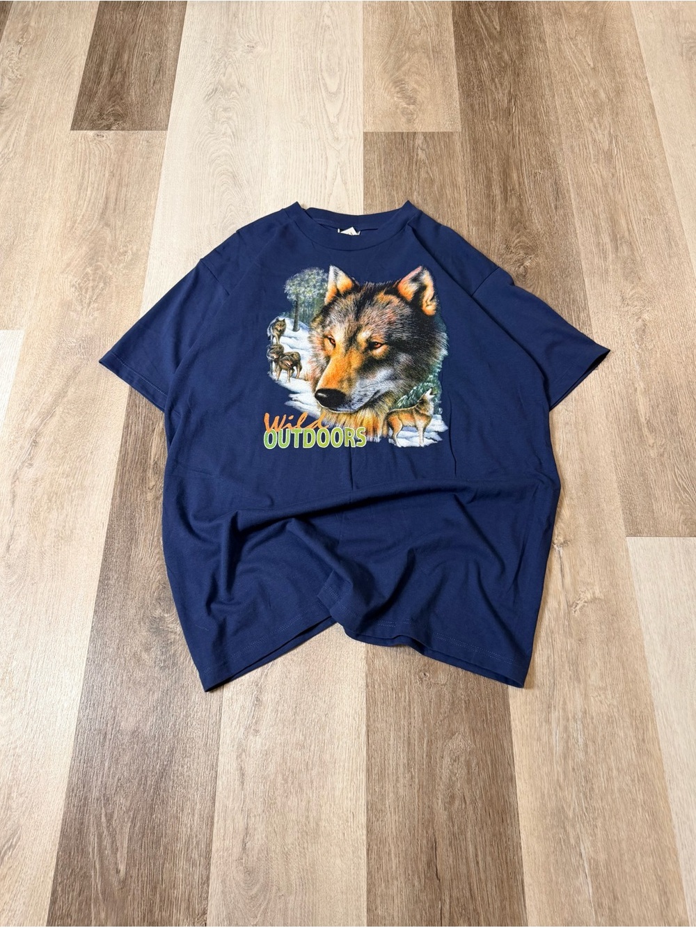 Vintage 90s Wolf Graphic Navy Short Sleeve Tee